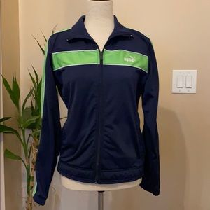 Women Puma track jacket (run small)
